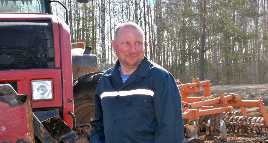 Андрей КЛИМОВ – механизатор опытный. С тонкостями сельского труда знаком, поставленные задачи выполняет грамотно и профессионально.