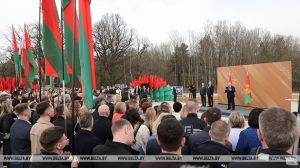 Лукашенко: если не будем вкалывать - погибнем