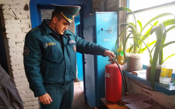 Сотрудники Крупского РОЧС ежедневно мониторят места заготовки и складирования кормов