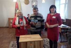 У семьи Зуевых из Холопенич Крупского района выборы – двойной праздник