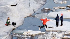 МЧС предупреждает: не выходите на лед во время весеннего паводка!
