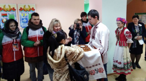 В Ухвальской средней школе участников «звездного похода» встречали хлебом-солью