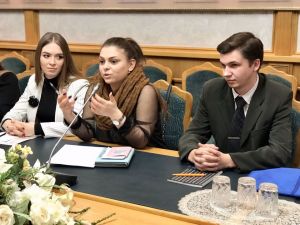 Иван Маркевич встретился с кандидатами в молодежный парламент при Национальном собрании, в числе которых крупчанин