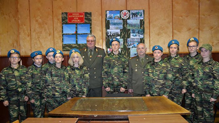 Военно-патриотический клуб «Рубеж» встретился с представителями  Министерства обороны Республики Беларусь