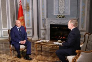 О прекращении войны, санкциях, свободе слова и демократии. Все подробности интервью Лукашенко для AP