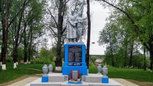 7 фамилий погибших земляков дополнительно занесены на плиту памятника в центре г.п. Бобр