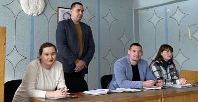Молодежная информационно-пропагандистская группа встретилась с работниками Крупского райагросервиса