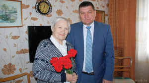 Председатель Крупского райисполкома поздравил с наступающим Днем Победы Анну Ивановну Ветрову
