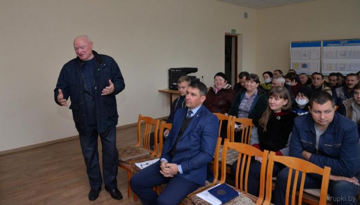Первый заместитель председателя райисполкома встретился с коллективом Крупского льнозавода