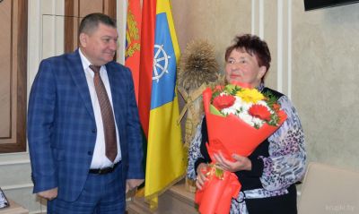 Председатель райисполкома поздравил с 75-летним юбилеем Татьяну Новохрост