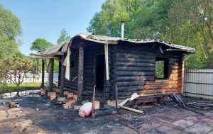 В деревне Яновщина Крупского района сгорела баня