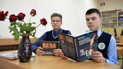 Учащиеся Крупской районной гимназии гордятся подвигом Елены Колесовой