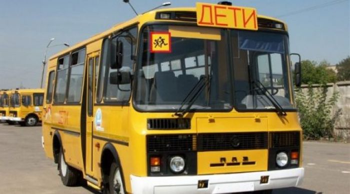 Сотрудники ОГАИ Крупского РОВД проверили техническое состояние школьных автобусов