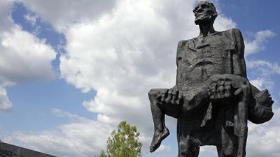 Проект Музея памяти геноцида белорусского народа представили Александру Турчину в Хатыни