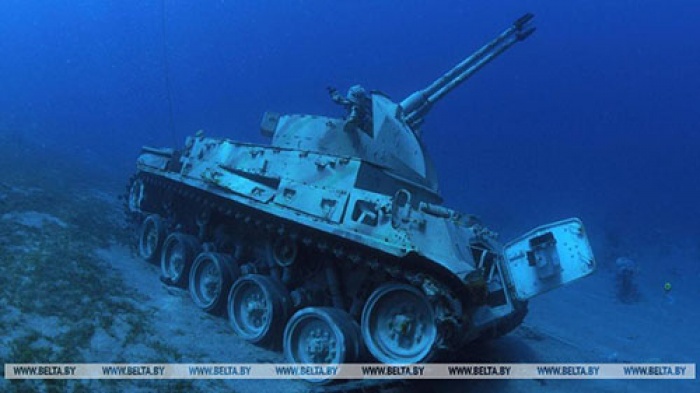 В Иордании открылся подводный музей военной техники