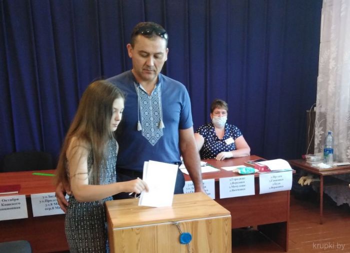 Холопеничский участок № 15: «Избиратели приходят в хорошем настроении»