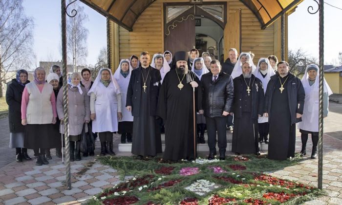 Епископ Борисовский и Марьиногорский Амвросий посетил храм святителя Николая Чудотворца
