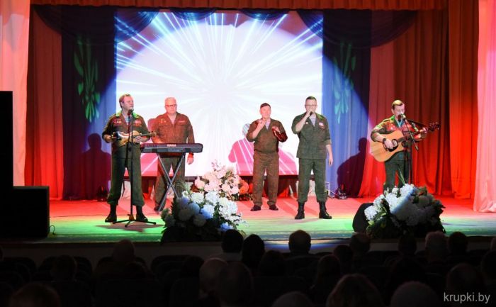 В Крупках состоялся концерт, посвященный Дню памяти воинов-интернационалистов (фото)