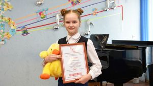 Юная художница Ольга Вилюха стала победителем областного этапа республиканского конкурса рисунка