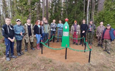 Команда Offroad-Крупки-Беларусь благоустроили памятник на месте первого захоронения Елены Колесовой