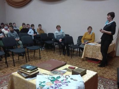 Учащиеся Колосовской школы презентовали семейные реликвии