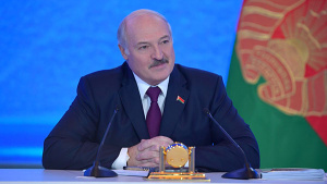 В сельском хозяйстве решена главная проблема: кусок хлеба не просим для народа - Лукашенко