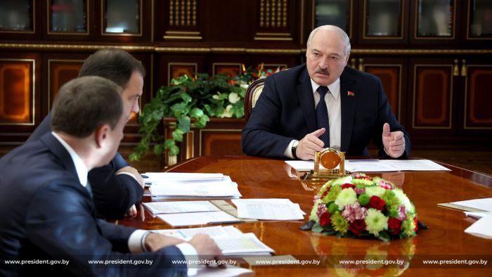 Александр Лукашенко: «Цены должны устанавливаться по тем правилам, которые определяет государство». Спросили мнение у крупчан