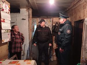 Журналисты и спасатели Крупского РОЧС проверили домовладения в деревне Майск