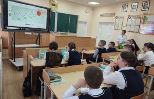 Медработники встретились с учащимися 6 класса Крупской гимназии