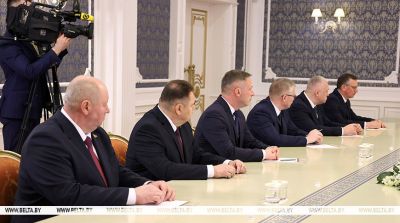 Александр Лукашенко, принимая кадровые решения, предостерег руководителей от попыток приврать в тех или иных вопросах