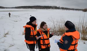 «Зимний патруль» проверил крупских рыбаков на базовые знания нахождения на льду