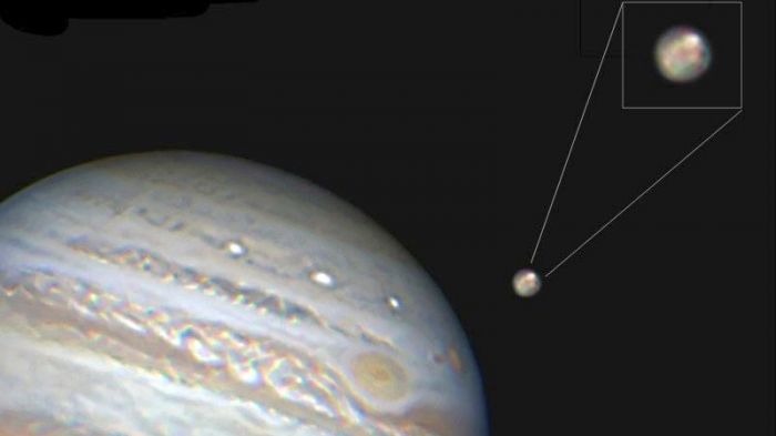 &quot;Хаббл&quot; нашел следы воды в атмосфере спутника Юпитера - Ганимеда