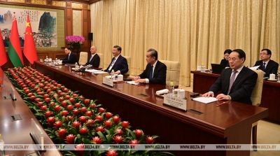 Си Цзиньпин: Китай выступает против вмешательства внешних сил во внутренние дела Беларуси