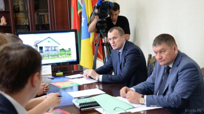 Председатель Минского облисполкома Анатолий Исаченко провел прием граждан в Крупском районе