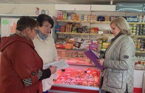 Депутаты провели мониторинг цен и ассортимента в магазинах Крупского района