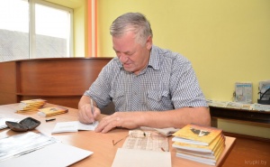 Юрий Гаврилов, проработавший 20 лет на Крупщине, презентовал крупчанам свой первый сборник стихов