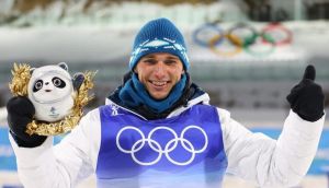 Белорусский биатлонист Антон Смольский стал серебряным призером Олимпиады в индивидуальной гонке