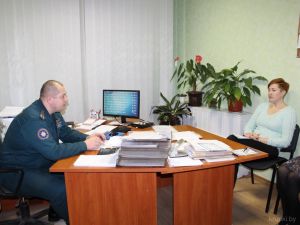 Начальник Крупского РОЧС провел профилактическую работу с коллективом фонда соцзащиты