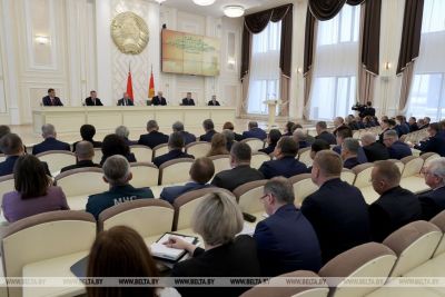 Александр Лукашенко проводит совещание по развитию АПК Гомельской области