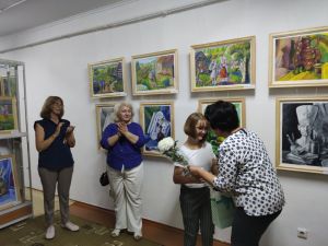 В Крупском историко-краеведческом музее открылась персональная выставка Анастасии Денисовой