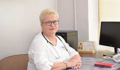 Заведующему педиатрическим отделением стационара Крупской ЦРБ вручили  знак «Отличник здравоохранения Республики Беларусь»