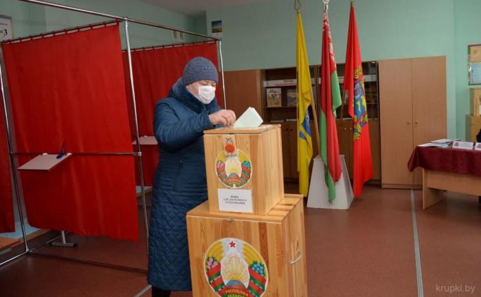 Фотофакт: 4-й день досрочного голосования в Крупском районе