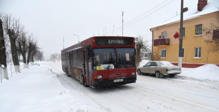 В условиях снегопада на особый режим работы перешел и автомобильный парк №16 в Крупском районе