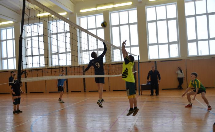 В Крупском районе состоялся ежегодный турнир по волейболу среди учащейся молодежи