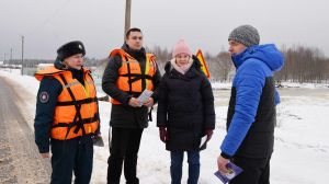 «Зимний патруль» в Крупках призывает быть осторожными на водоемах