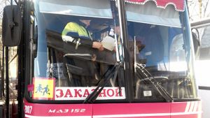 Транспортная инспекция проверила перевозку детей автобусами