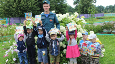 Спасатели Крупского РОЧС посетили детские сады района