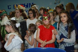 На новогоднем концерте в Крупской детской школе искусств собралось более 50 юных музыкантов