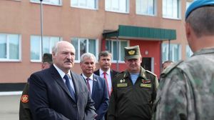 &quot;Никто извне нападать не будет&quot; – Лукашенко провел параллели с попытками раскачать ситуацию в Беларуси в 2010 году и сейчас