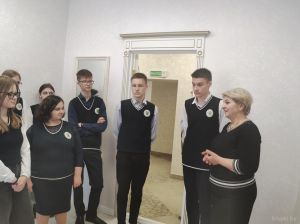 10-классники Крупской районной гимназии побывали в отделе загс